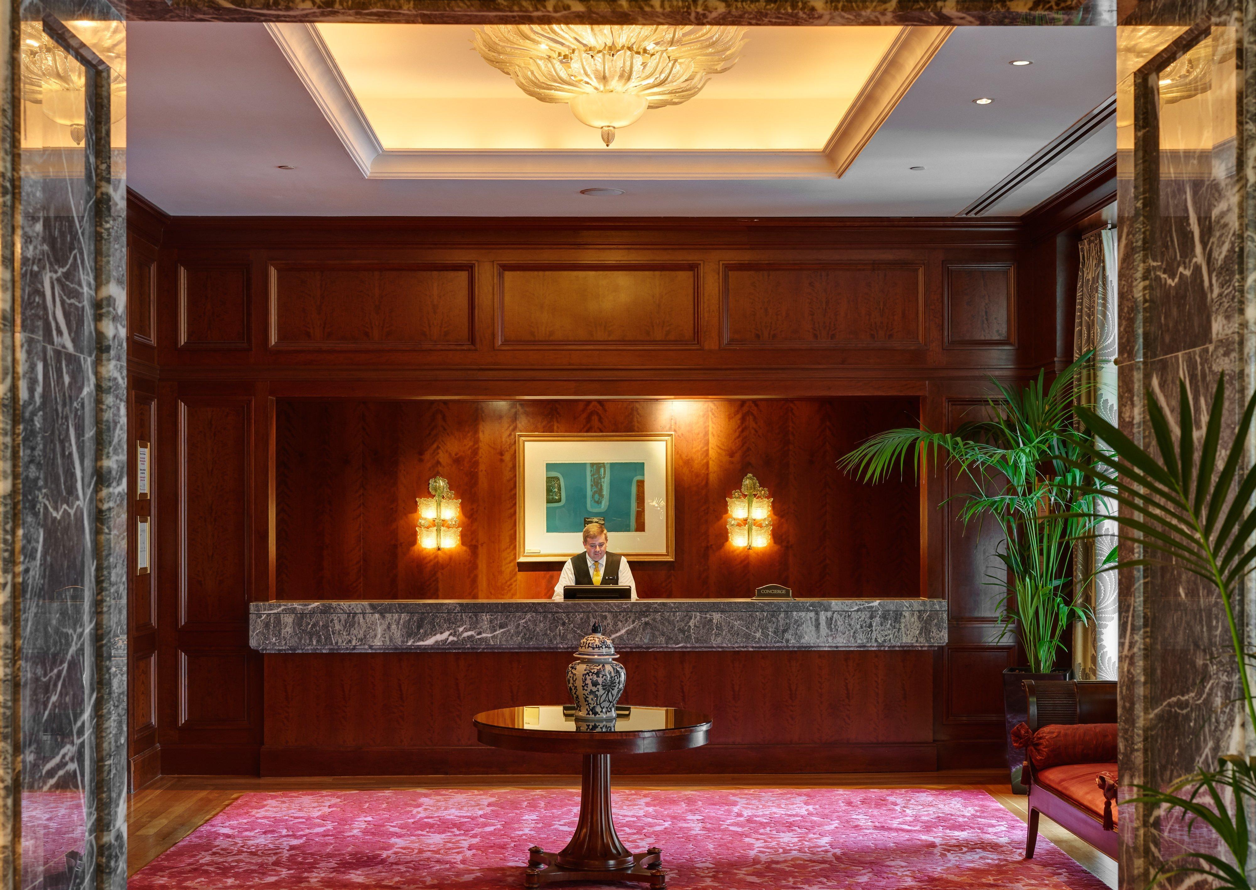 Intercontinental Dublin By Ihg Hotel Eksteriør billede The lobby of the hotel