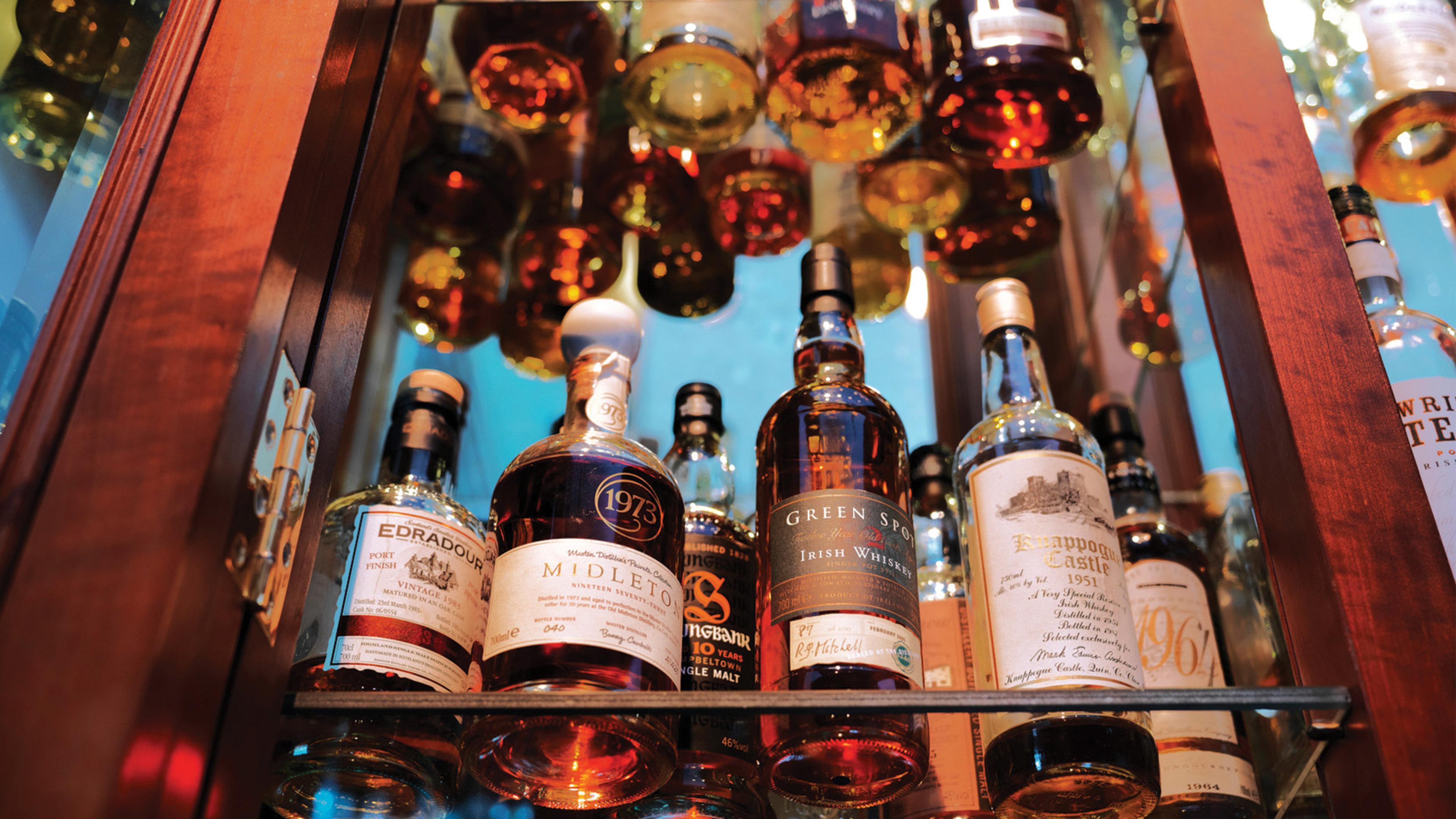 Intercontinental Dublin By Ihg Hotel Eksteriør billede A selection of Scotch whisky