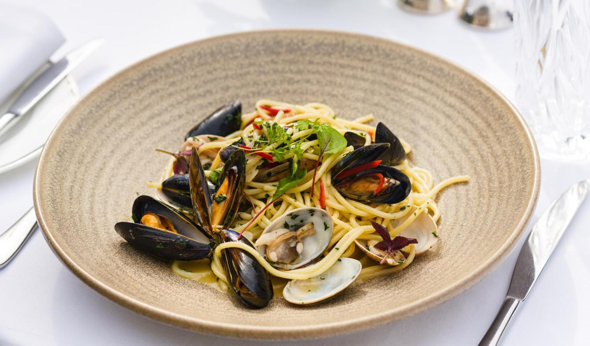 Intercontinental Dublin By Ihg Hotel Eksteriør billede Spaghetti alla vongole