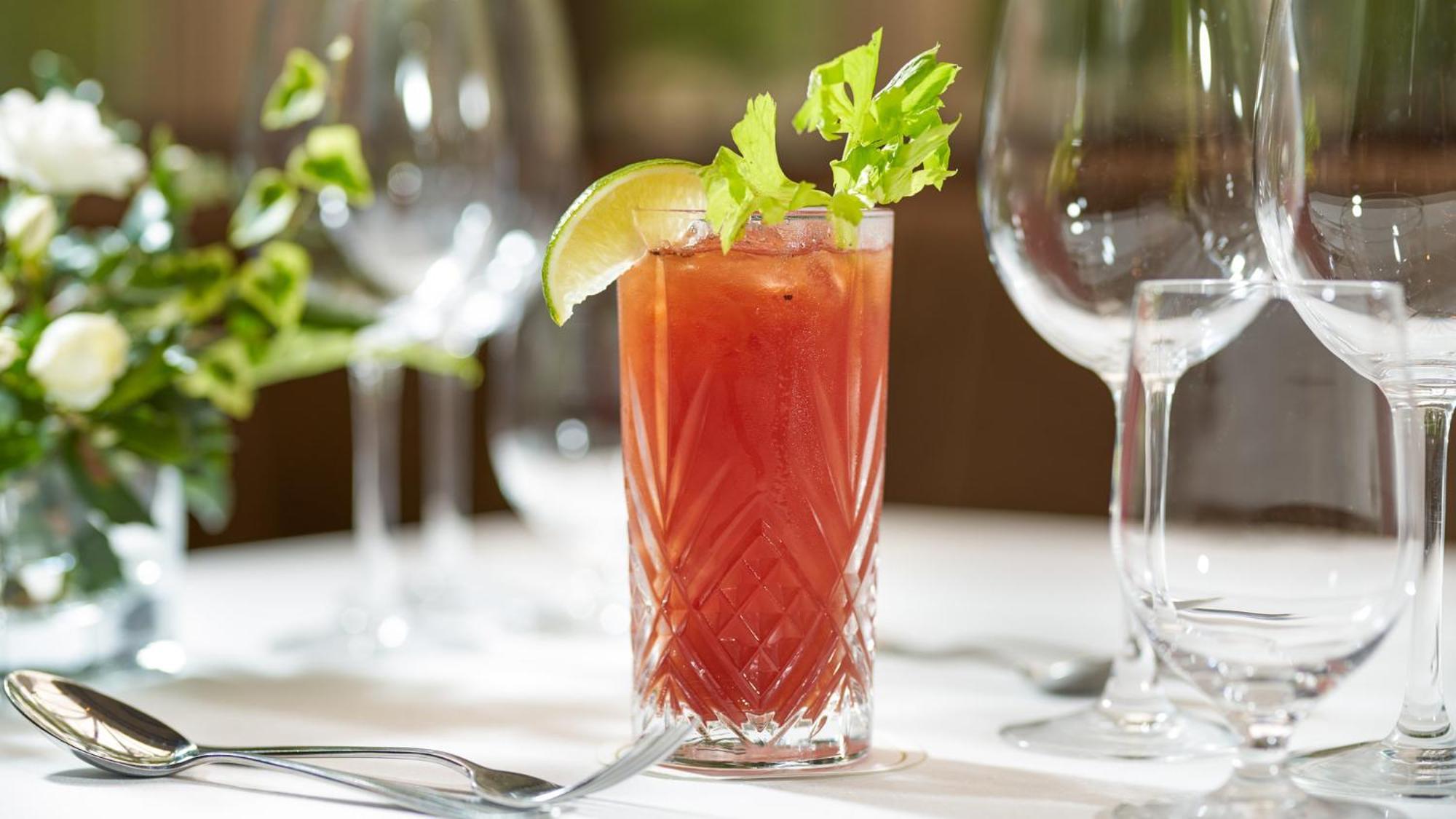 Intercontinental Dublin By Ihg Hotel Eksteriør billede A Bloody Mary cocktail