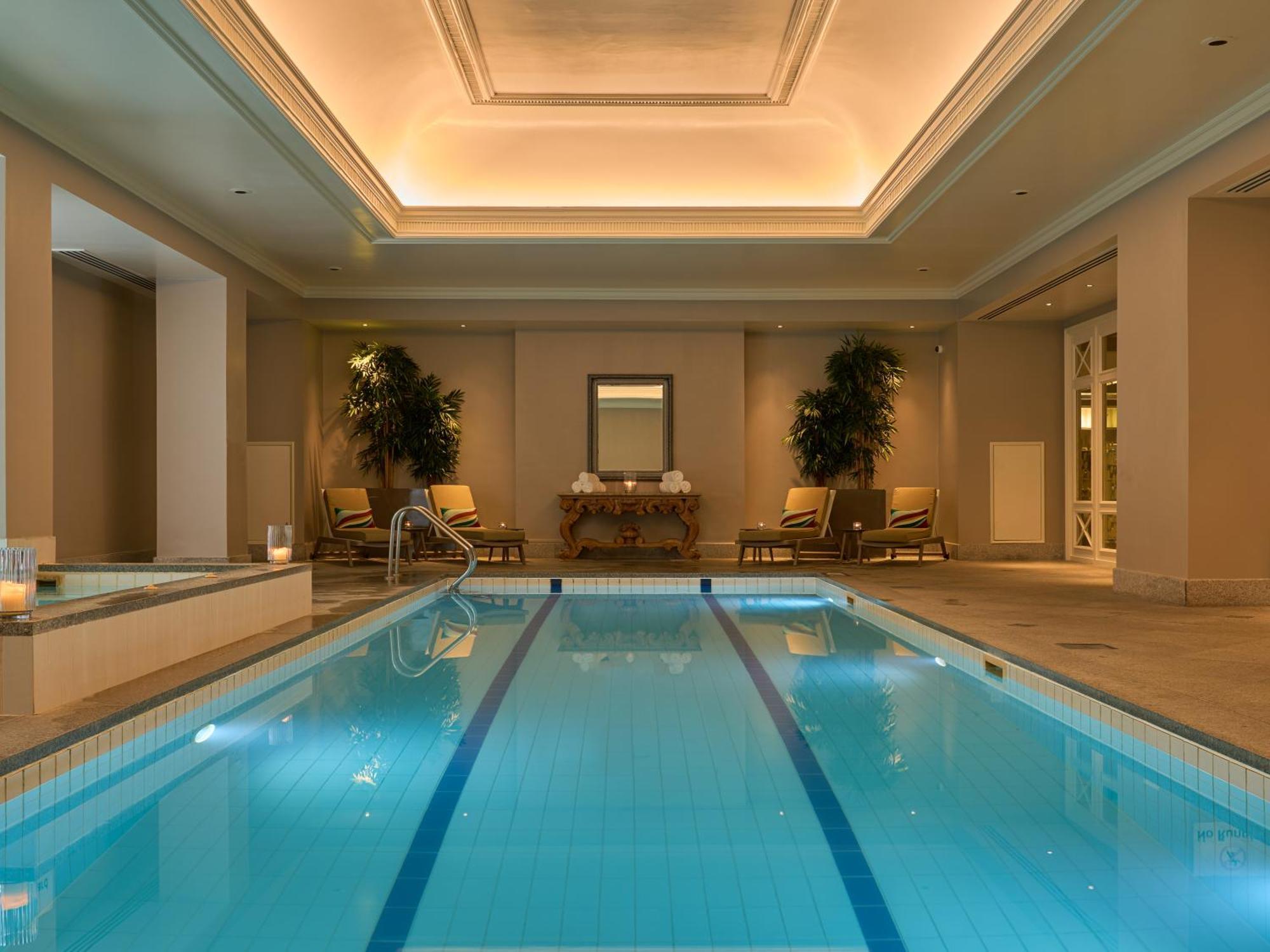 Intercontinental Dublin By Ihg Hotel Eksteriør billede The pool at the Four Seasons Hotel, London