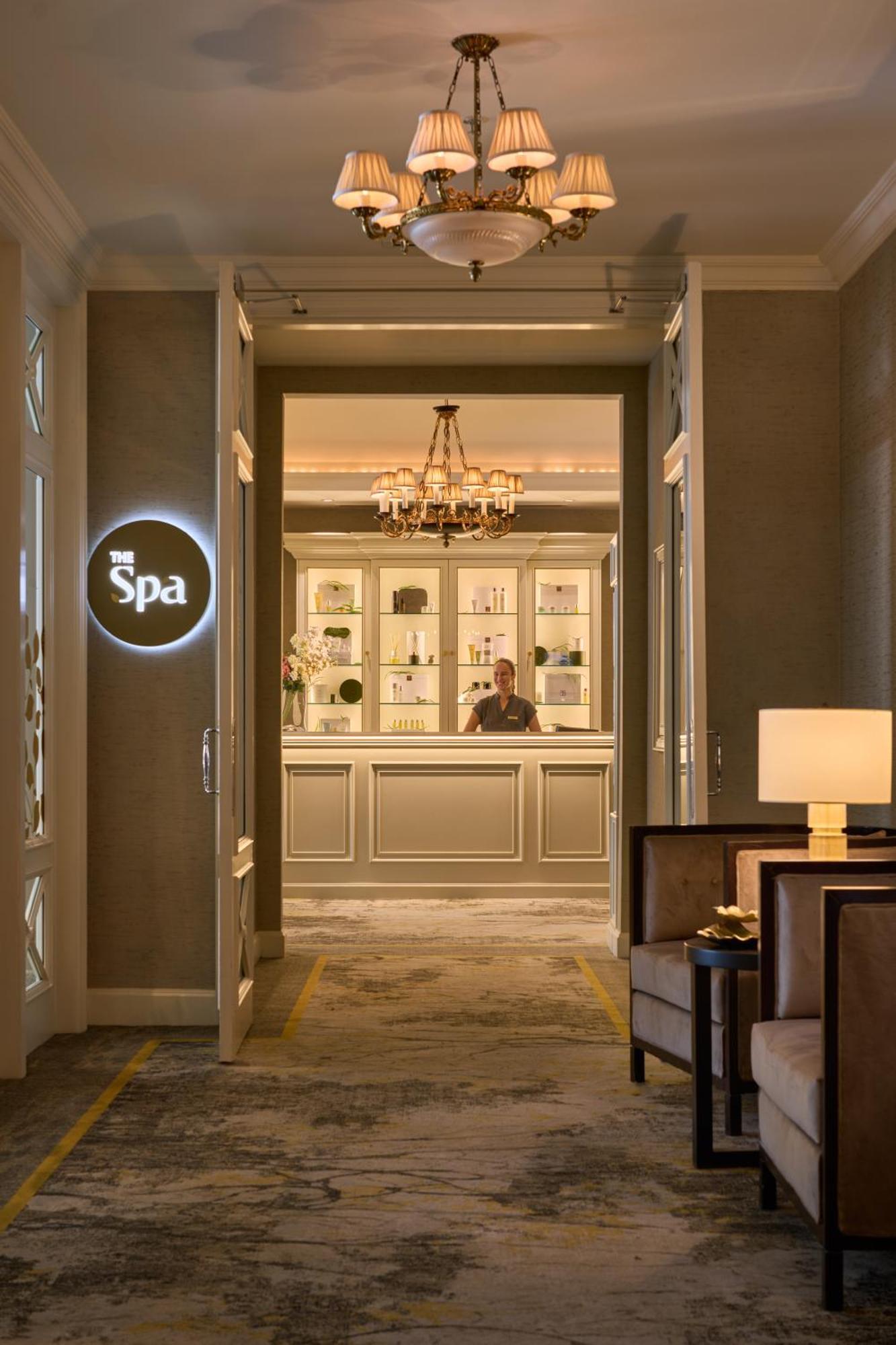 Intercontinental Dublin By Ihg Hotel Eksteriør billede Spa at The Ritz-Carlton, Hong Kong